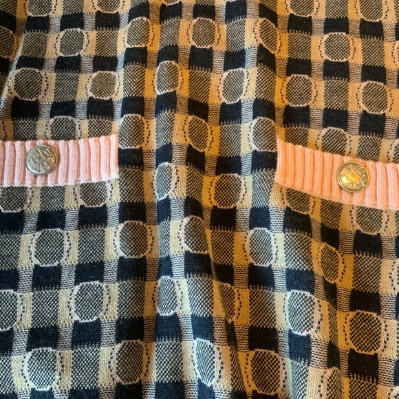 CHANEL CASHMERE PLAID POLKA DOT 2021 Autumn Rhinestone Buttons Logo 40 - Picture 4 of 16